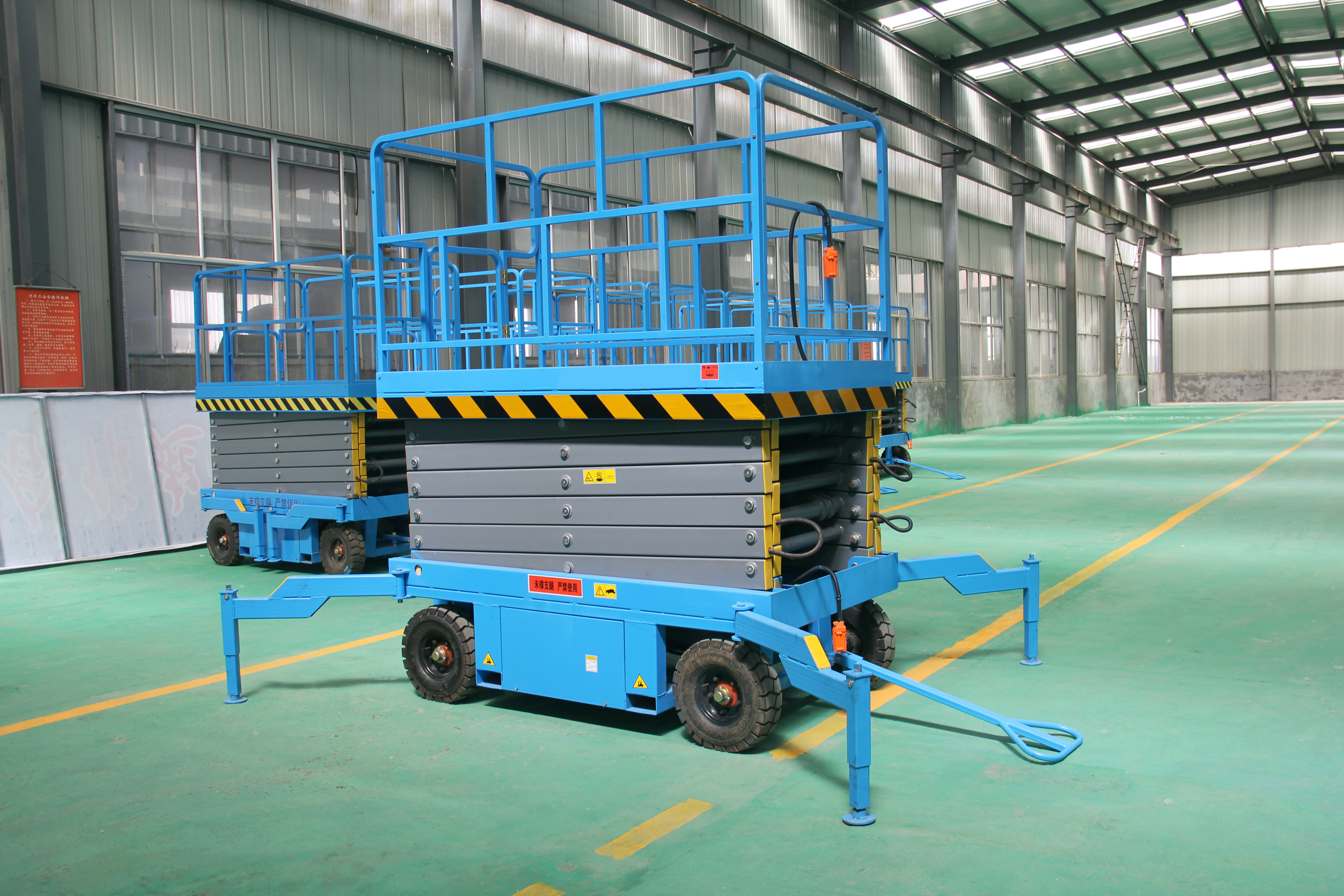 要關(guān)注升降平臺(tái)的安全性能(圖1) 要關(guān)注升降平臺(tái)的安全性能(圖1)